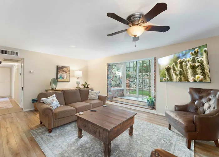 East Base Near Zoo And Desert Garden Patio Holiday home Phoenix
