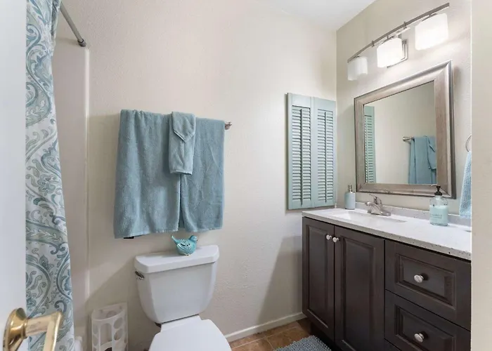 Holiday home East Base Near Zoo And Desert Garden Patio *
