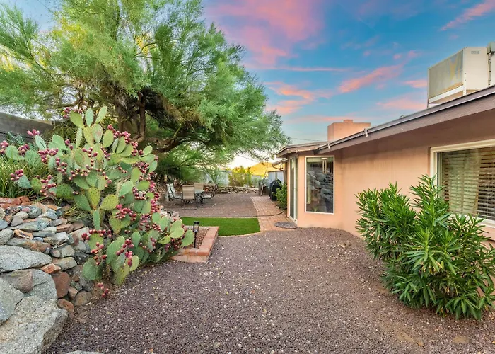 East Base Near Zoo And Desert Garden Patio Phoenix